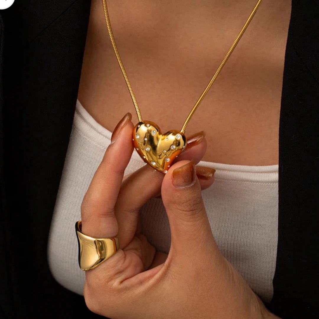 STAINLESS STEEL HEART SHAPED NECKLACE