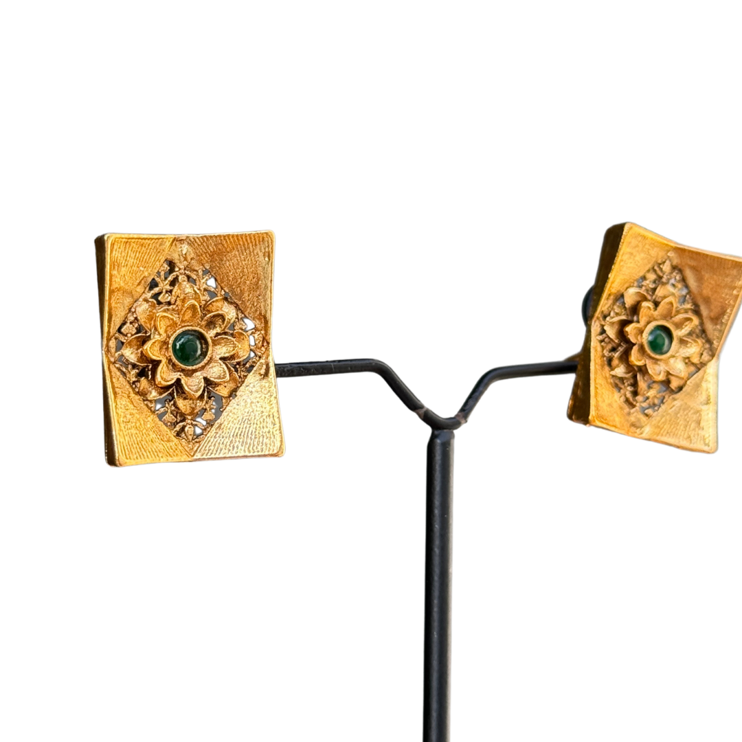 Traditional Square Studs