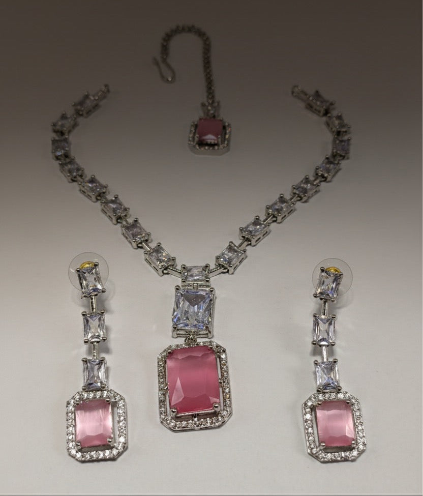 Square diamond style set