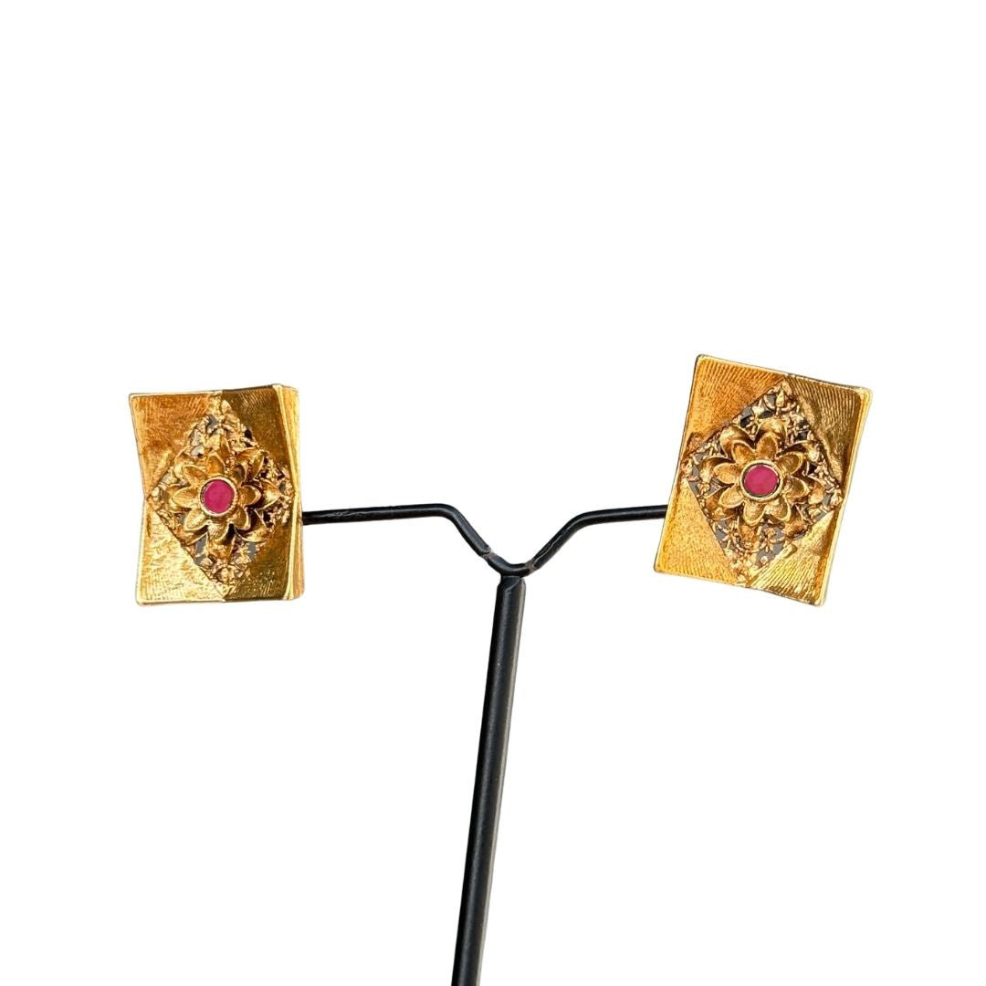 Traditional Square Studs