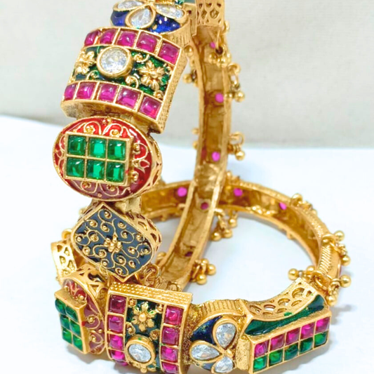 GOLDEN BRIDAL BANGLE