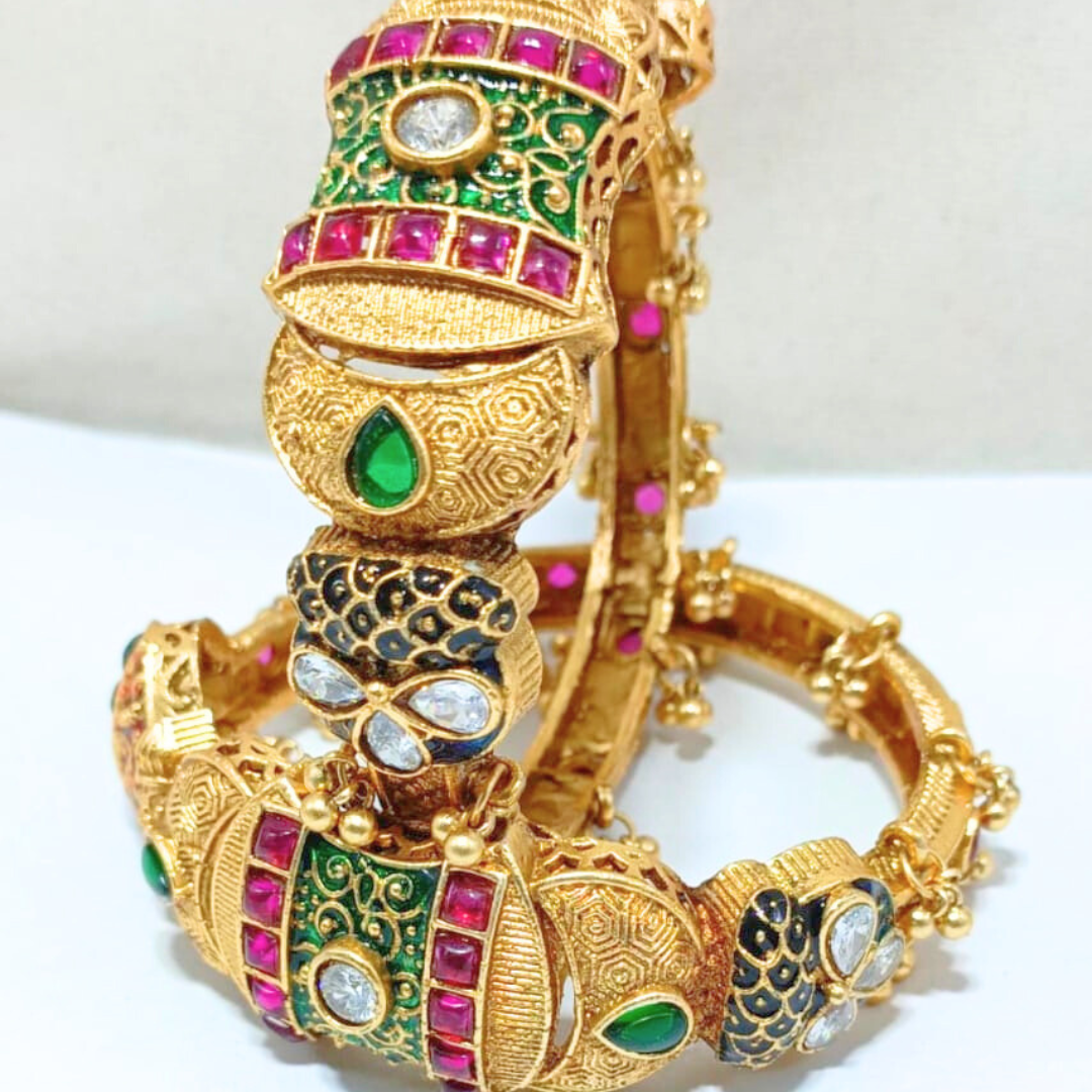GOLDEN BRIDAL BANGLE