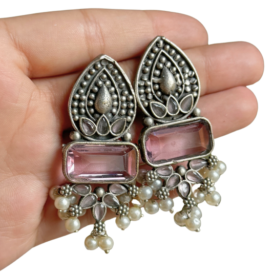 OXIDIZED EARRINGS WITH RECTANGULAR STONE