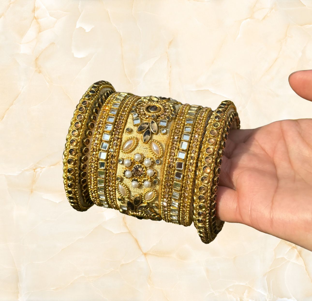 THREAD STYLE KUNDAN BANGLES