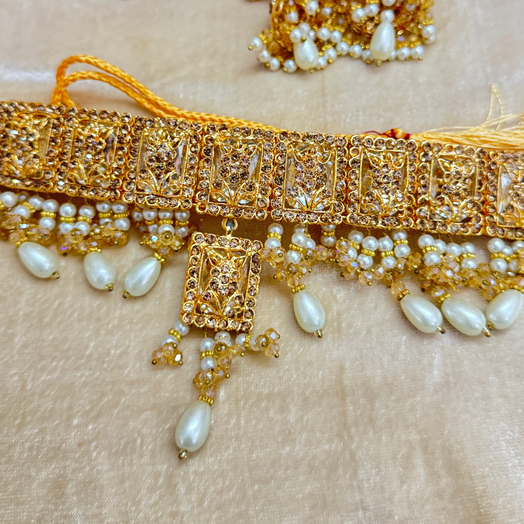 TRADITIONAL RHINESTONE STYLE BRIDAL SET