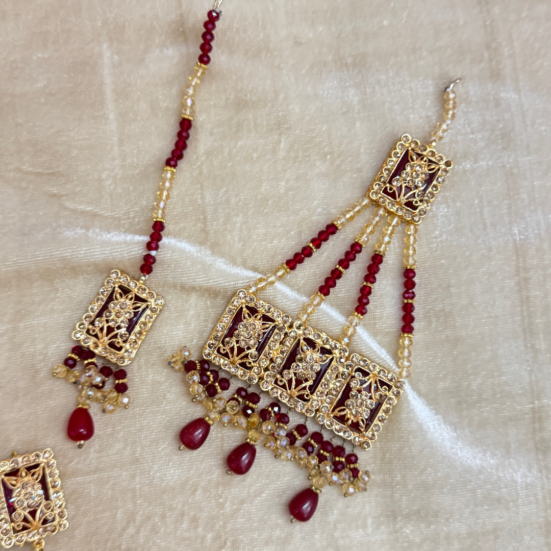 TRADITIONAL RHINESTONE STYLE BRIDAL SET