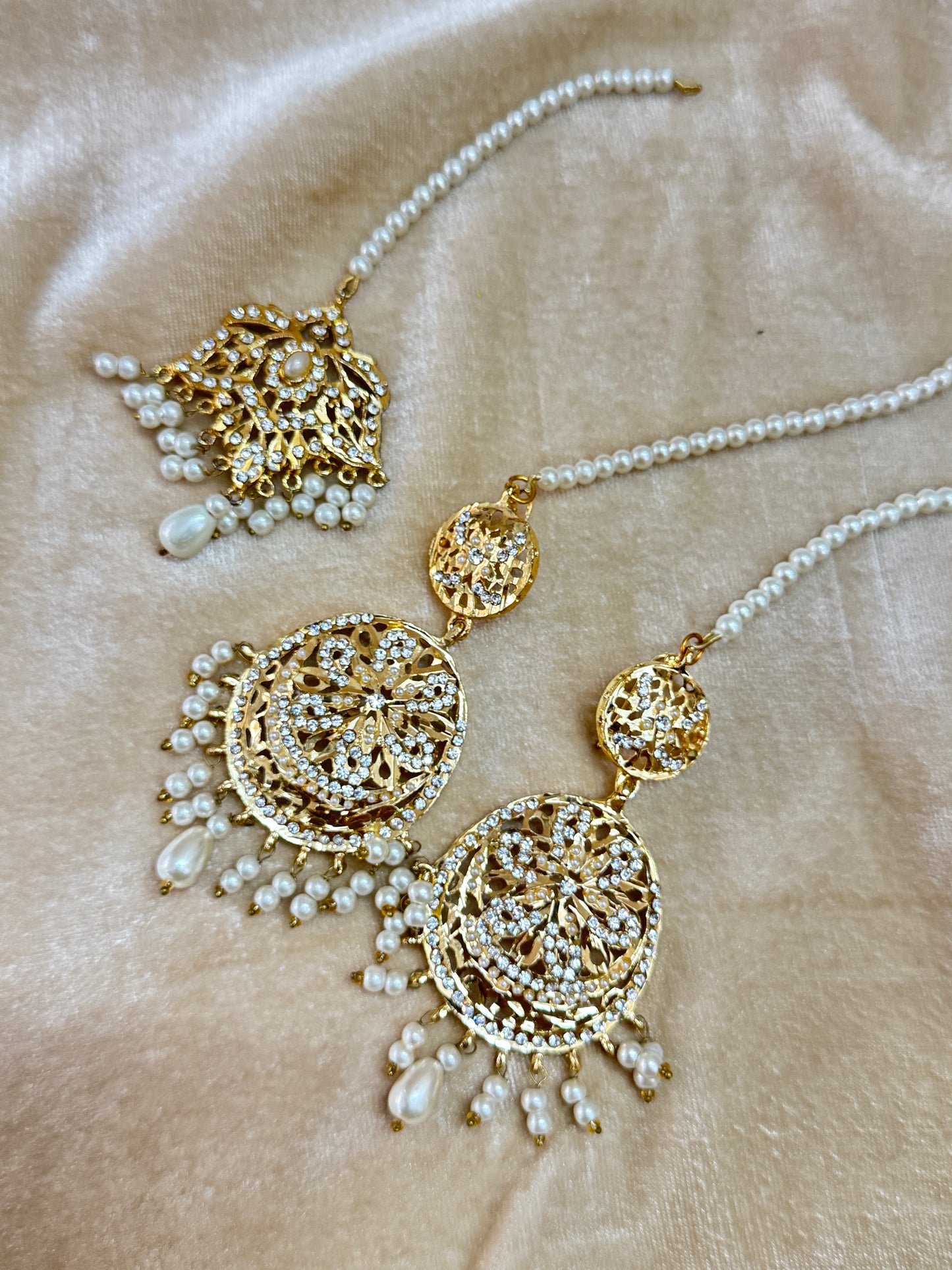 Kundan style bindi set