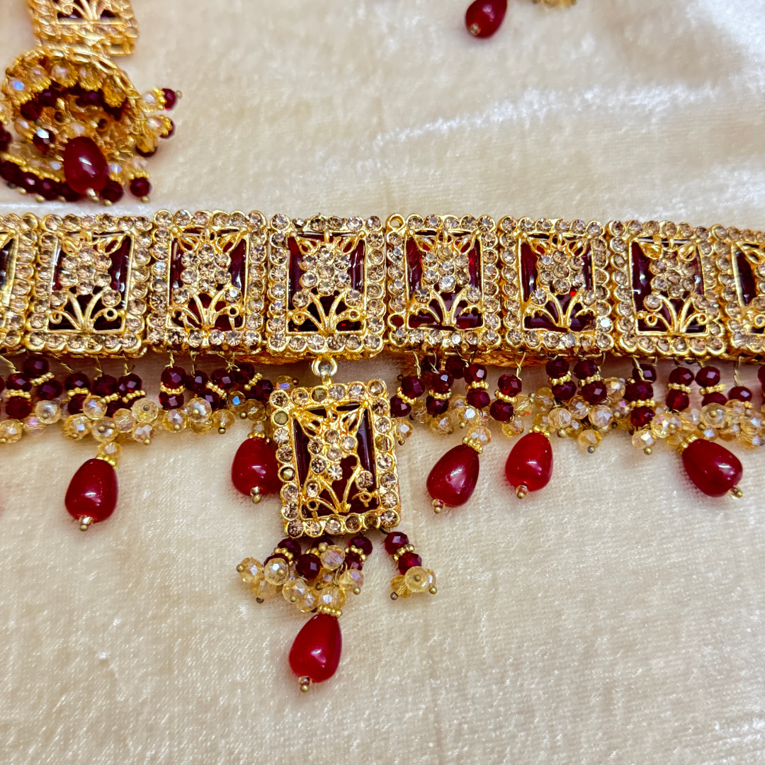 TRADITIONAL RHINESTONE STYLE BRIDAL SET