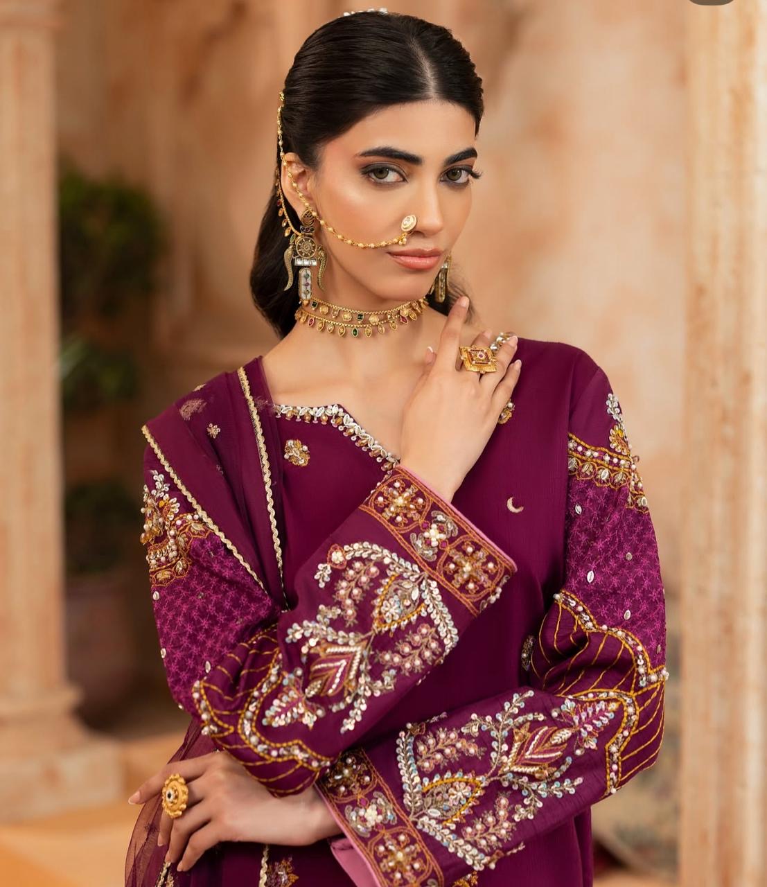 INDIAN ROYAL STYLE EARRINGS