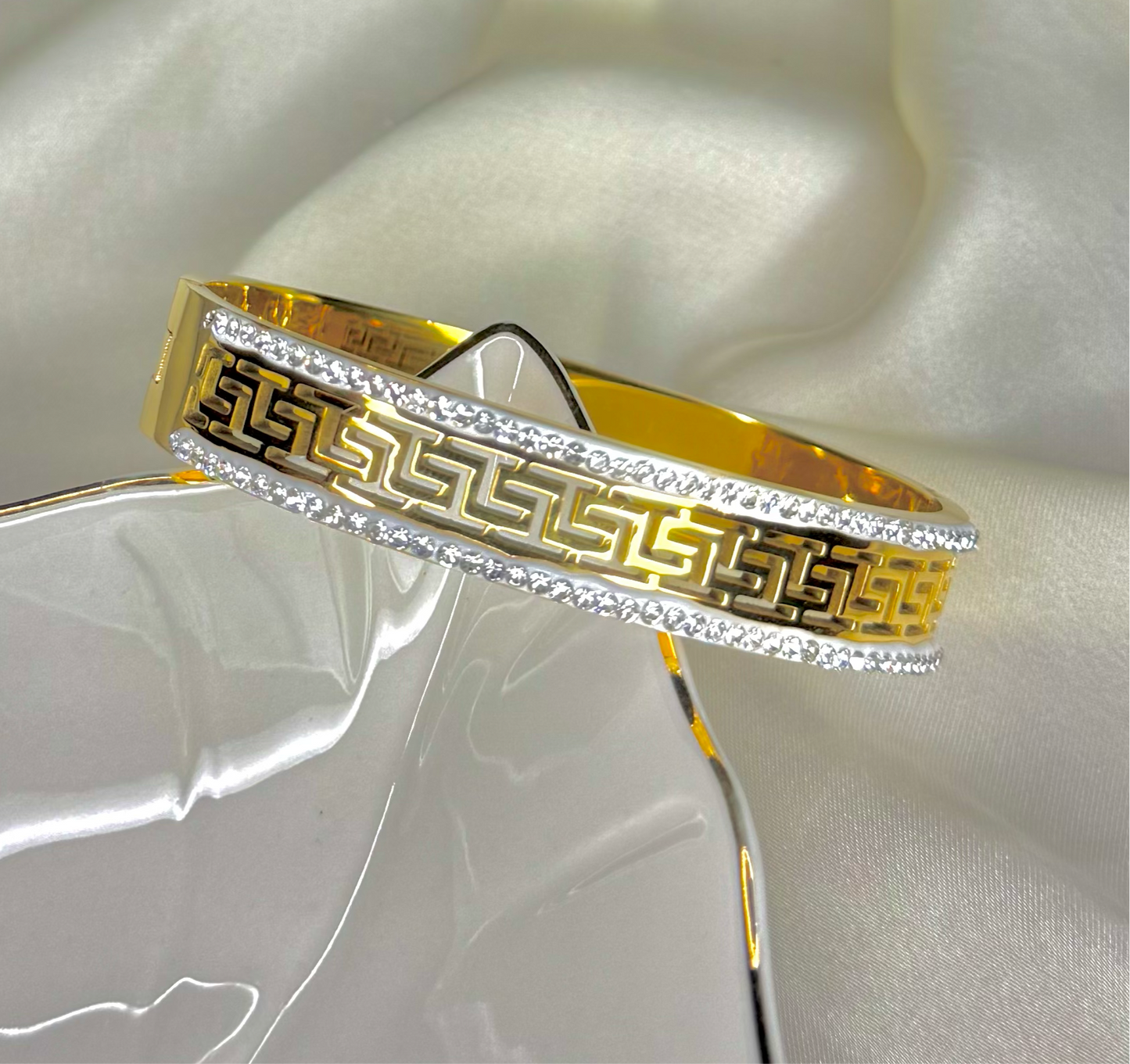 Golden pattern Style Bracelet