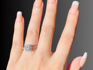 Elegant Square Stone Style Ring