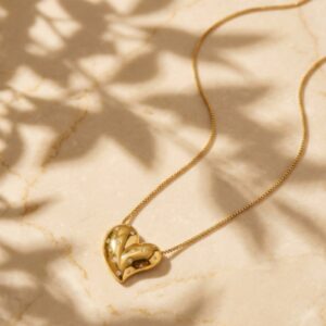 Heart in Rhinestones Style Necklace