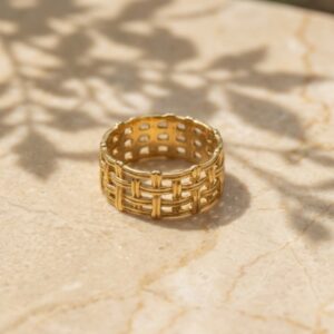 KNITTED RING